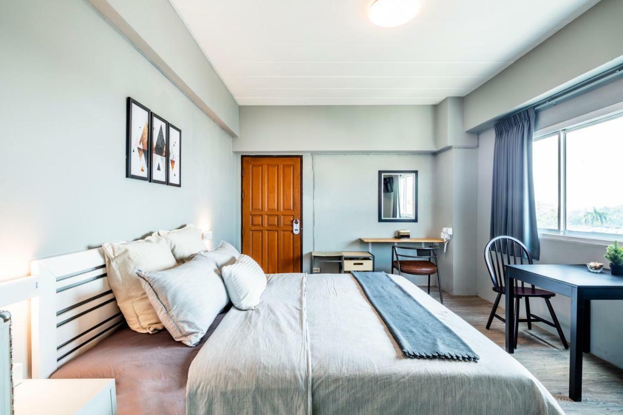 Penyos Service Apartment Бангкок Экстерьер фото