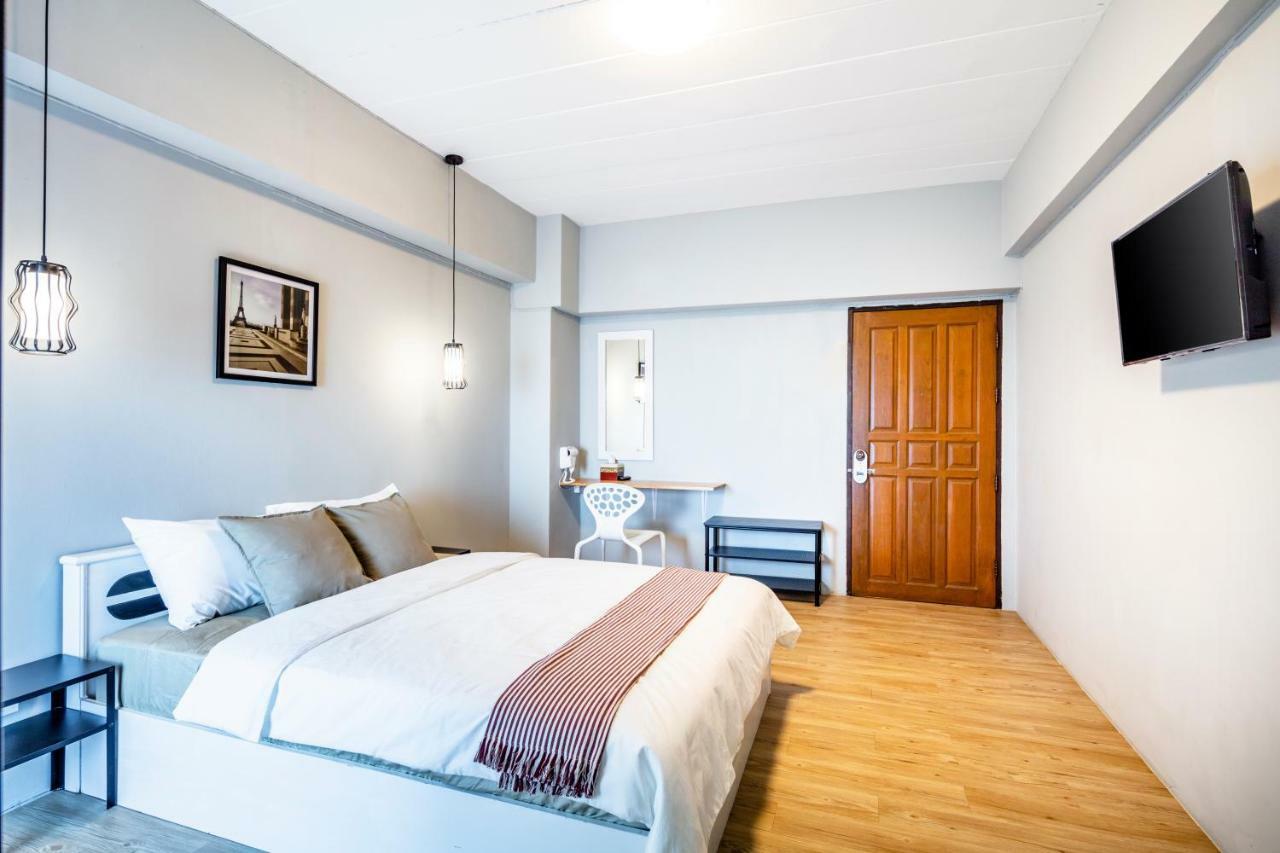 Penyos Service Apartment Бангкок Экстерьер фото