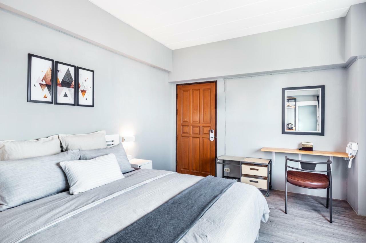 Penyos Service Apartment Бангкок Экстерьер фото