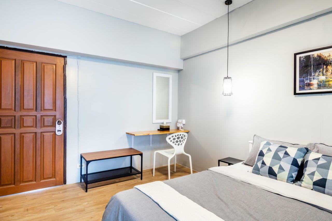 Penyos Service Apartment Бангкок Экстерьер фото