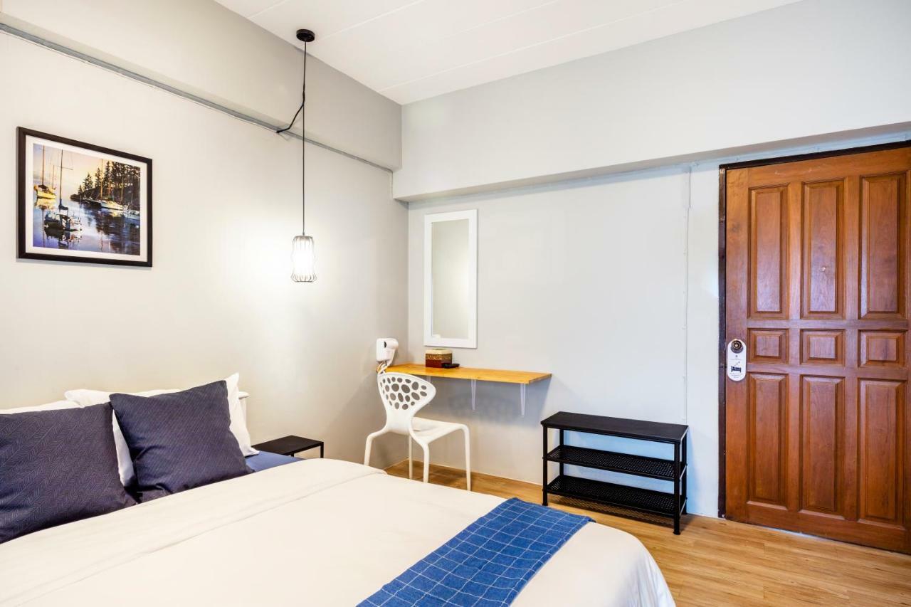 Penyos Service Apartment Бангкок Экстерьер фото