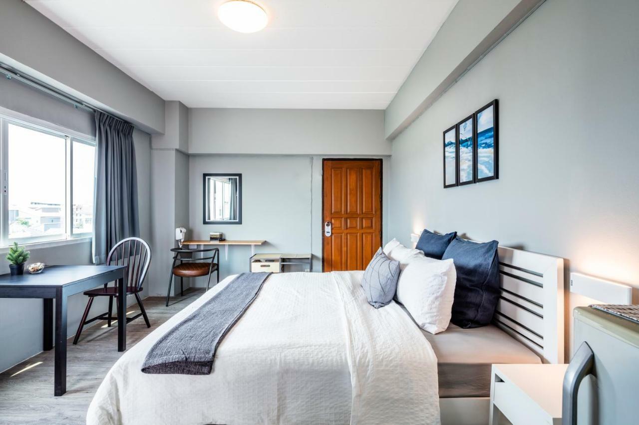Penyos Service Apartment Бангкок Экстерьер фото