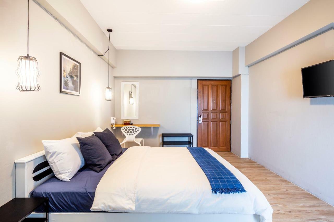 Penyos Service Apartment Бангкок Экстерьер фото